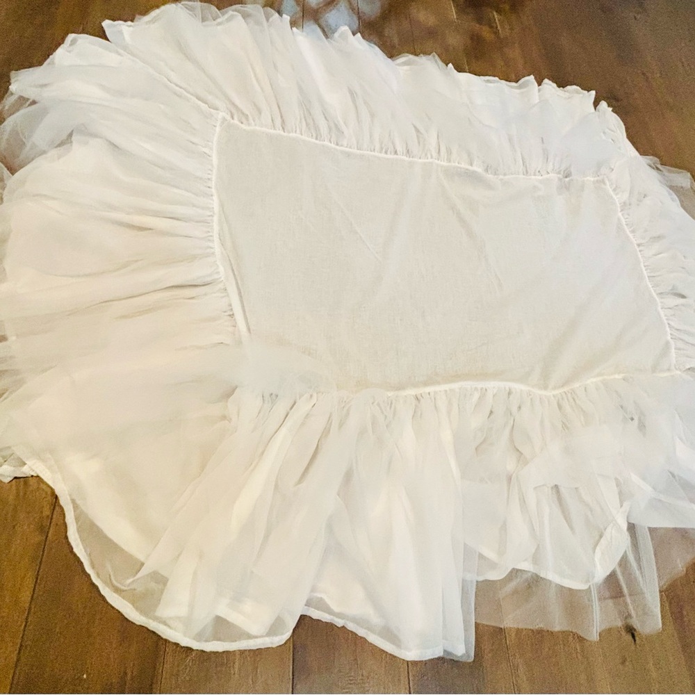 Pottery barn, bedding skirt - Picture 13 of 16